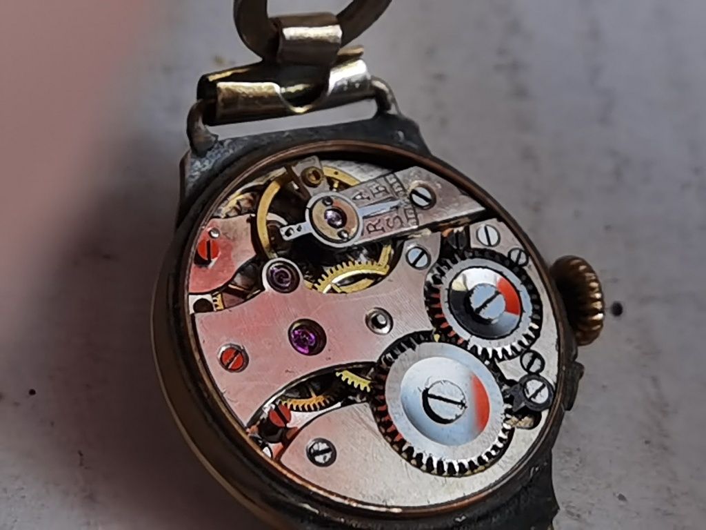 Stary zegarek mechaniczny