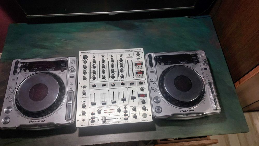 Okazja! Konsoleta DJska - 2 x Pioneer CDJ 800 MK2 + Mikser!