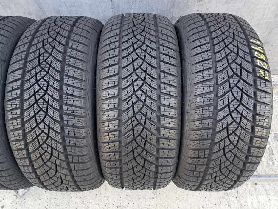Резина зимова 99%, 225/50 R17 Good Year Ultra Grip Perfomance+ (14822)