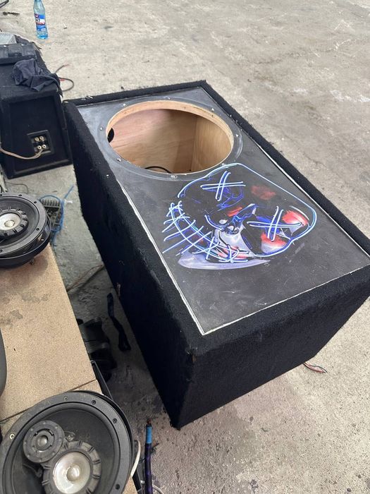 Продам короб сабвуфера под 12