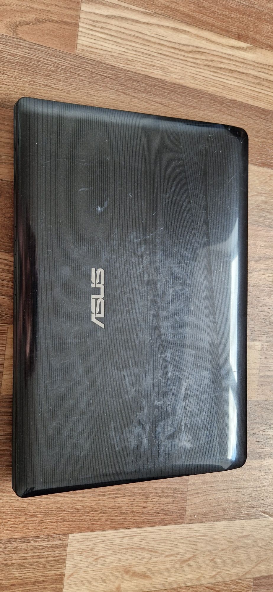 Продам неробочий ноутбук ASUS A52J