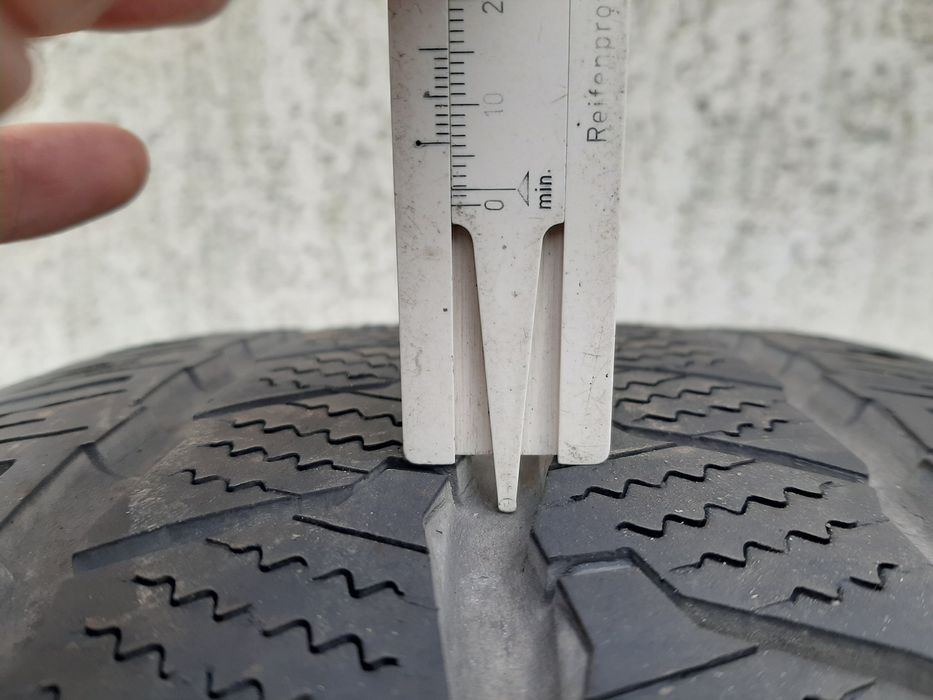2x Opony zimowe 235/65R16C Continental VanContact Winter 2023r