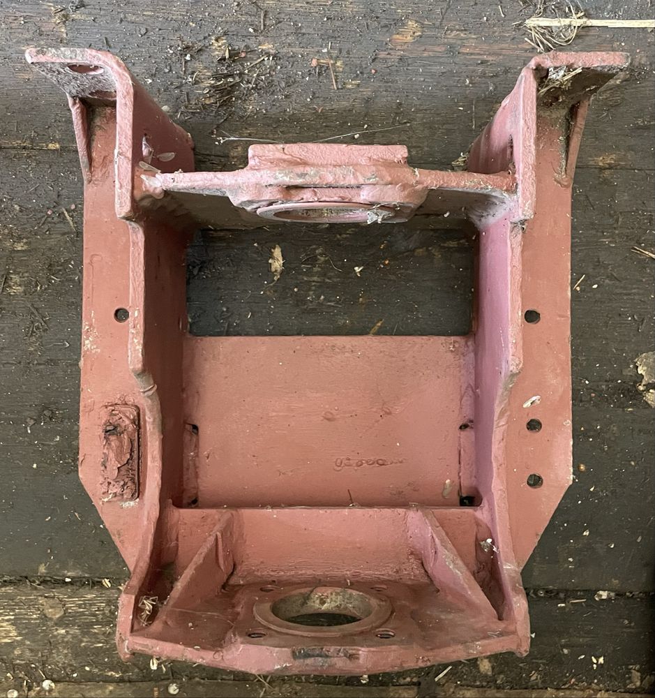 Wspornik metalowy Ursus C-4011 bez zdania starego