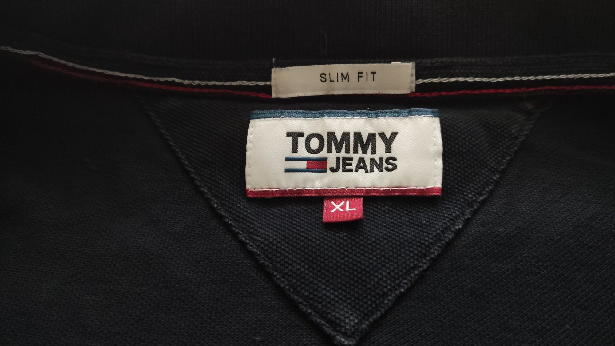 Футболка Tommy Jeans