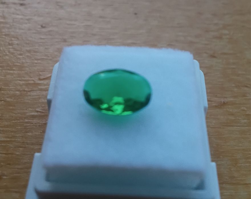 Esmeralda Natural Certificada – 0,60 ct. Corte Oval