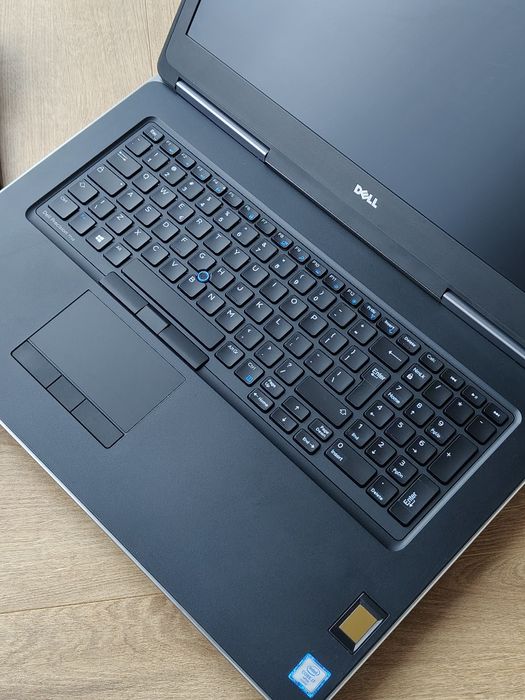 Dell Precision 7710 i7-6820HQ 32GB 1TB SSD Win 10 pro