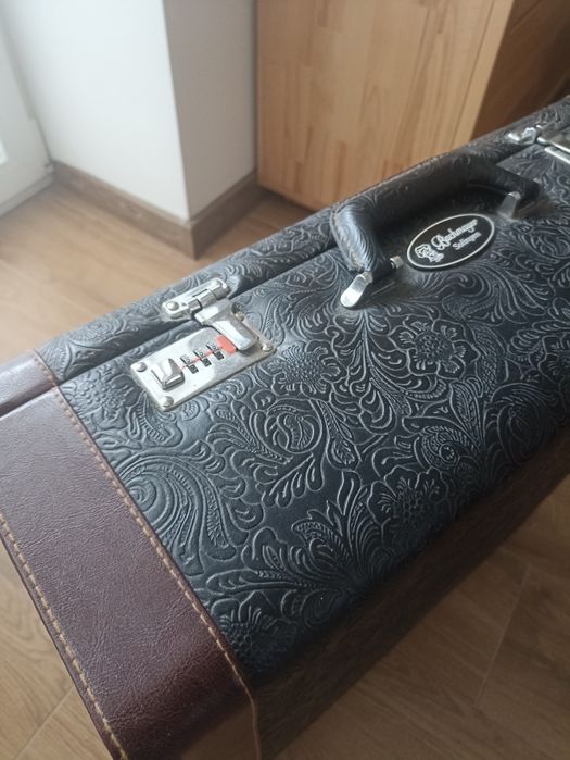 Валіза велика з тисненням