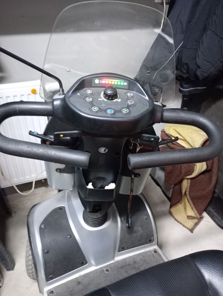 Mam do sprzedania używany wózek elektryczny inwalidzki