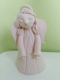 Figurka aniołek z gliny ręcznie robiona
