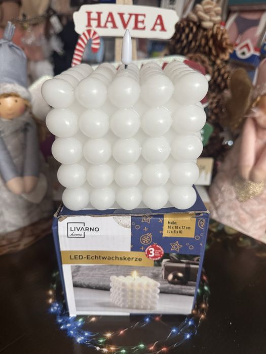 Новорічні лед свічки і звичайні святкові свічки