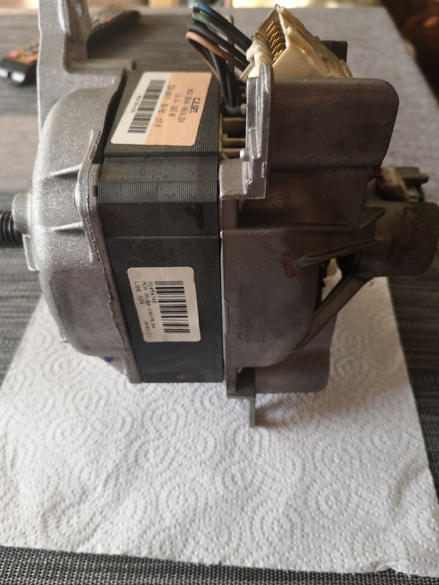 Silnik pralki Whirlpool awe 5105