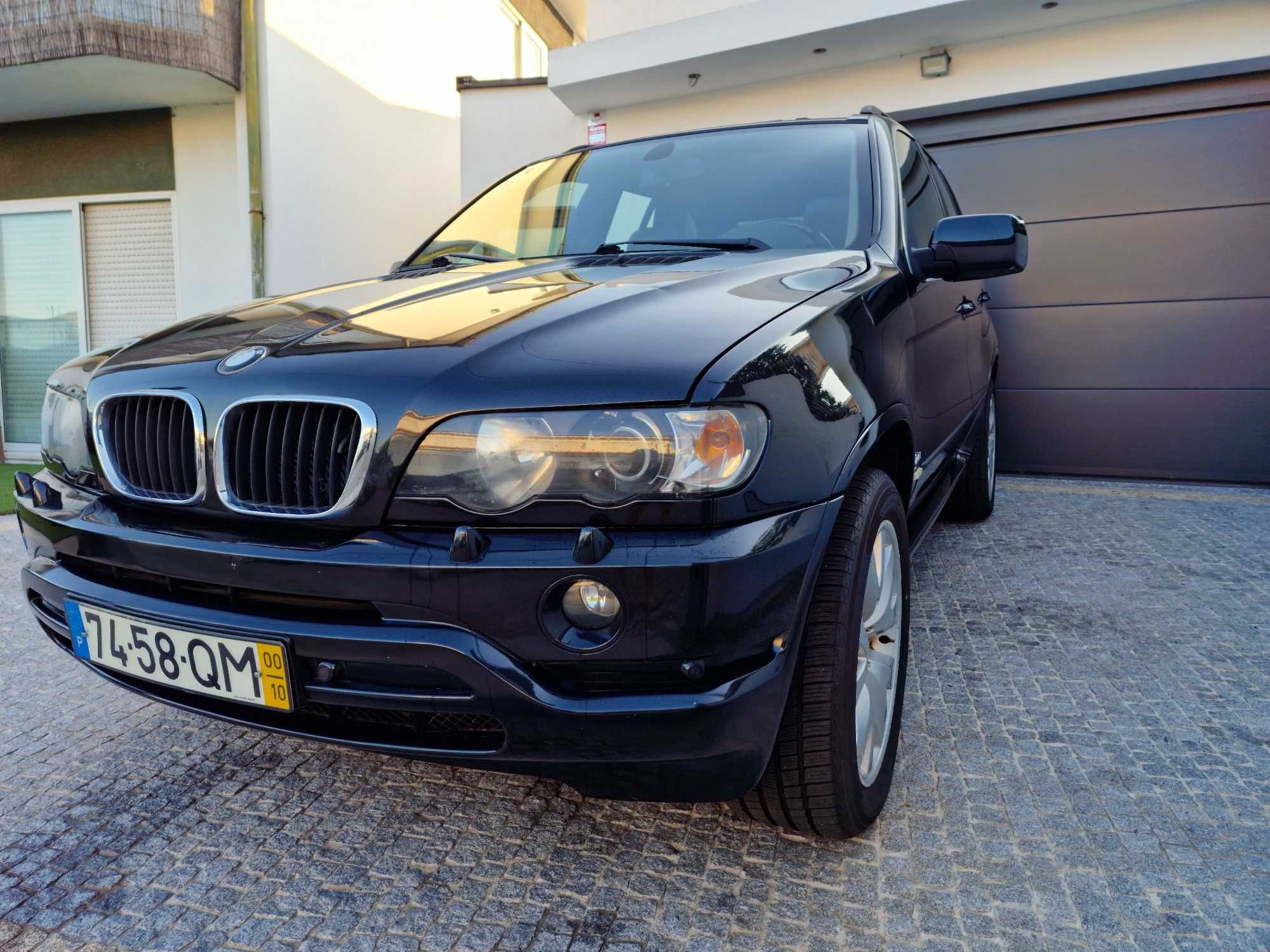 BMW X5 4.4i V8 nacional AVARIADO