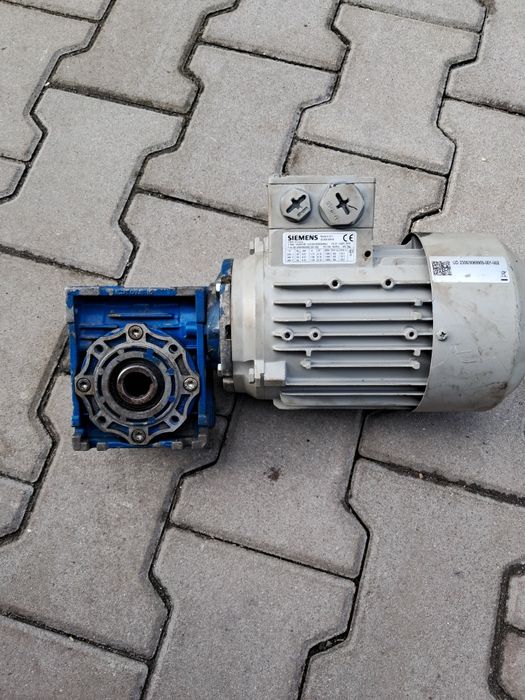 Okazja motoreduktor 0.37kw 138obr