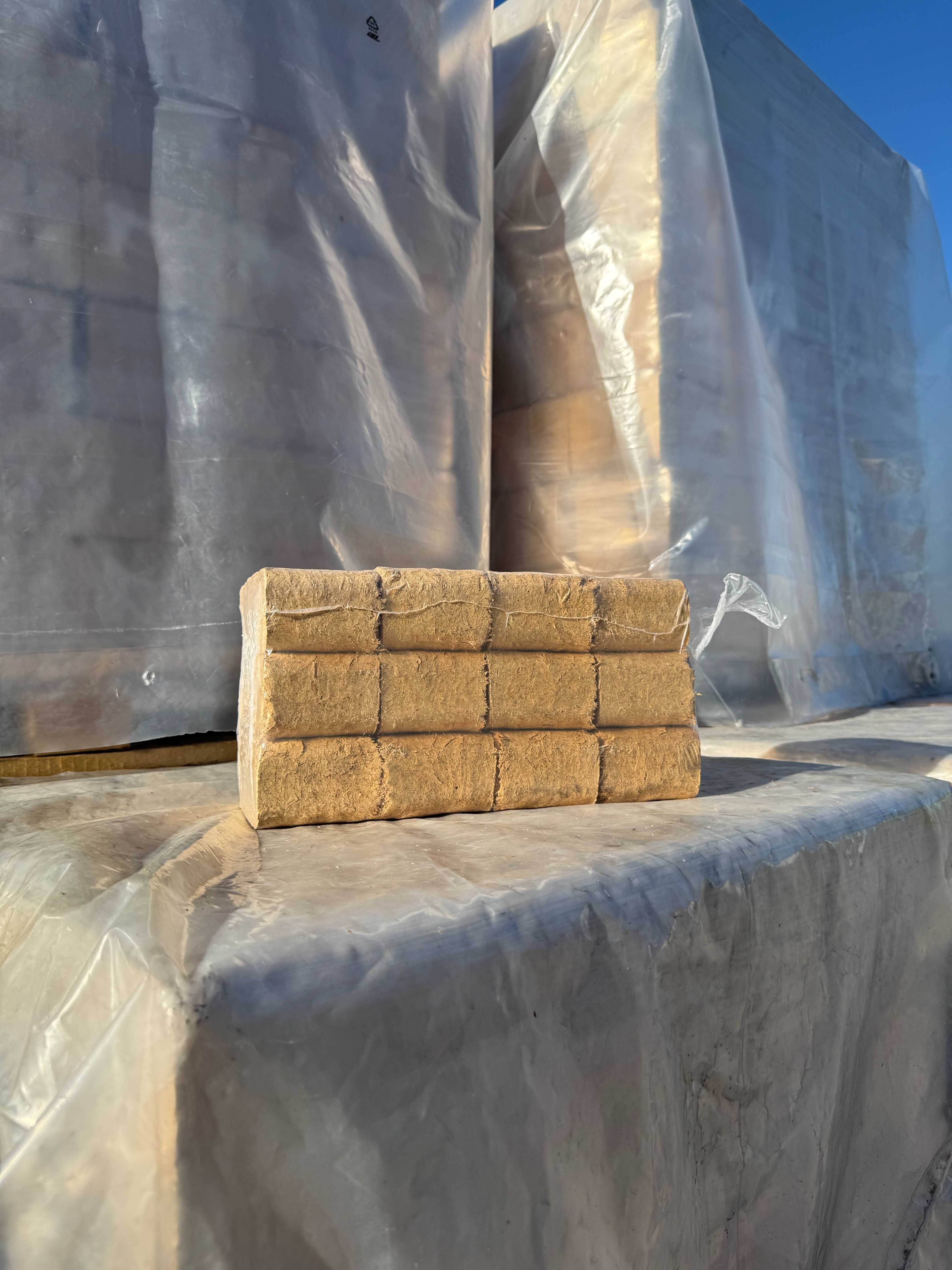 Brykiet drzewny RUF sosna 960kg paleta - BUS WINDA