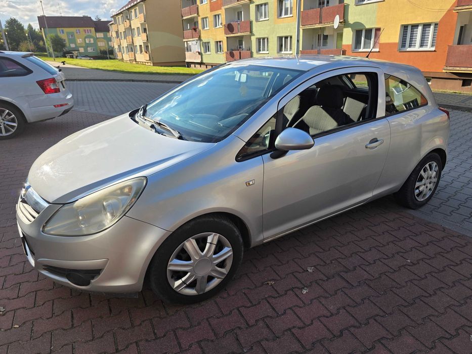 Opel Corsa 1.0 benzyna • 2008r • klima • tanie auto miejskie