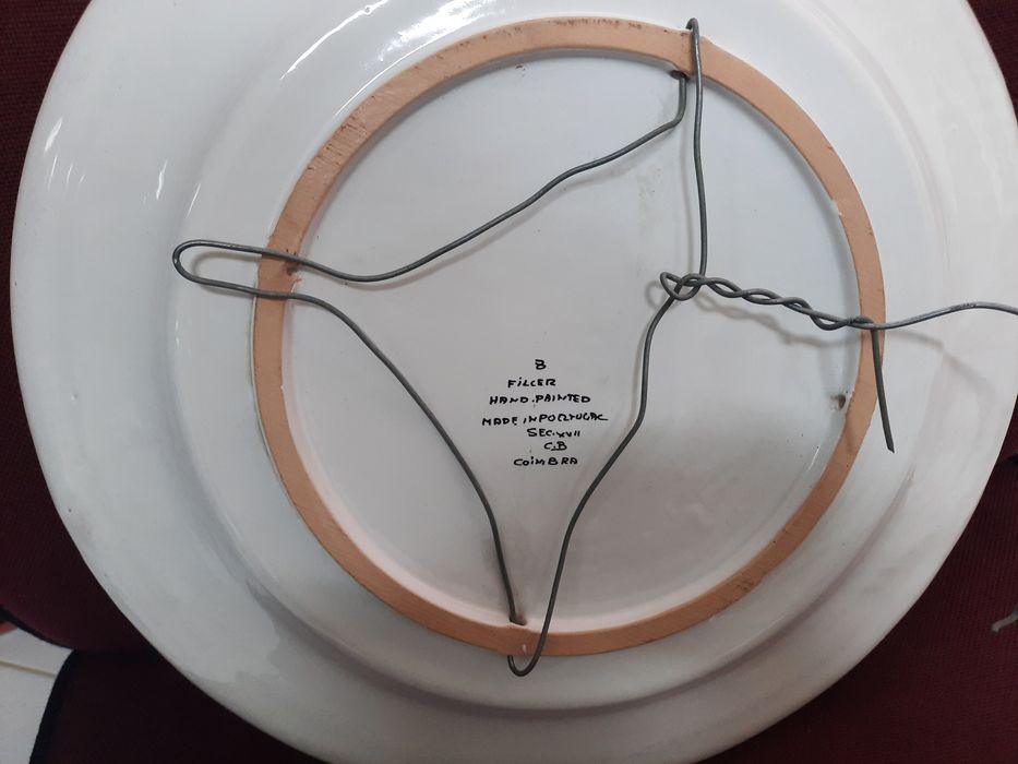 Pratos de decoração pintados a mão preço dos dois.