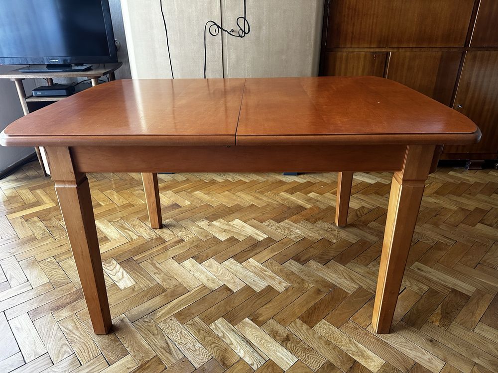 Rozkladany stół z litego drewna
