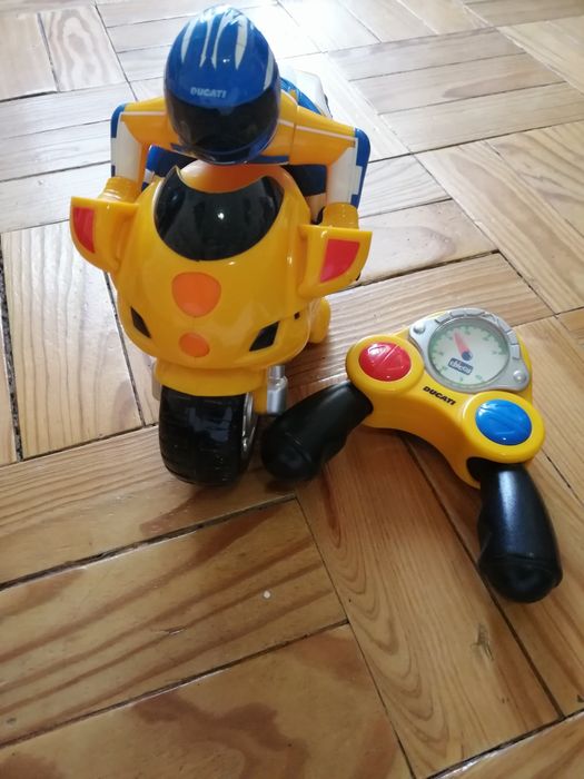 Moto da Chicco telecomandada.