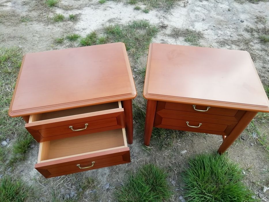 Sypialnia - łóżko 180/200 , 2 nocne szafki oraz lustro