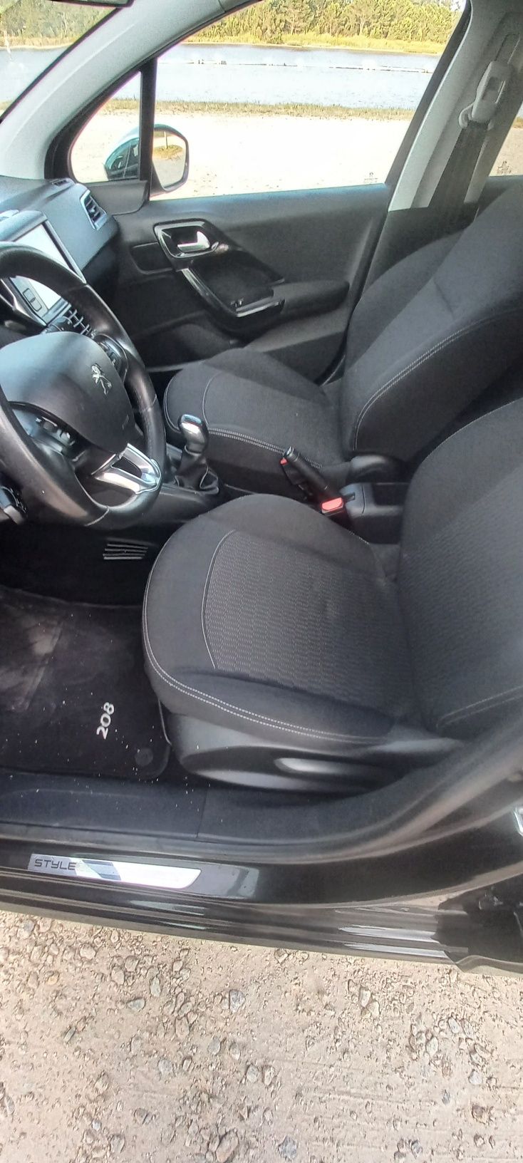 Peugeot 208 1.6 hdi