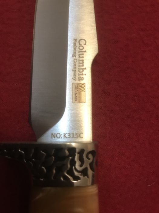 Комплект ніж з чехлом.