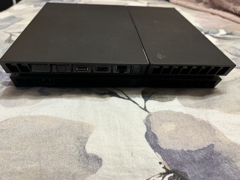 Playstation 4 + 2gry