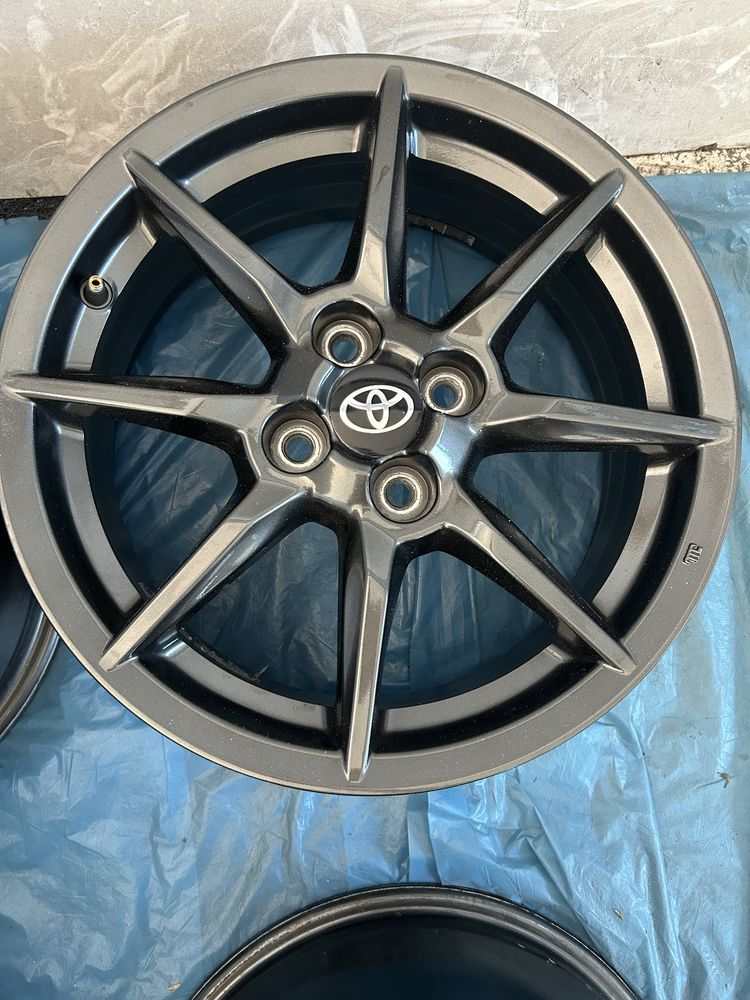 337 Felgi Aluminiowe TOYOTA R 16 4x100 otwór 54 Bardzo Ładne