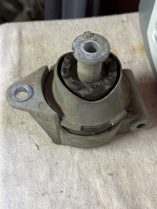 Задня подушка двигуна opel astra h 1.9