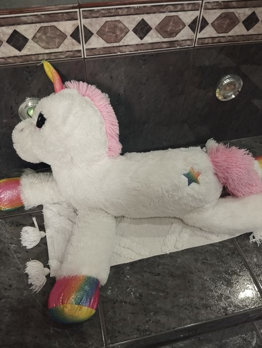 Duża maskotka jednorożec