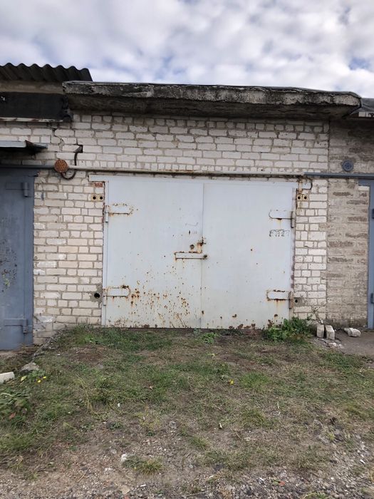 Продам двухуровневый гараж верх ул.Парковая Ветеран