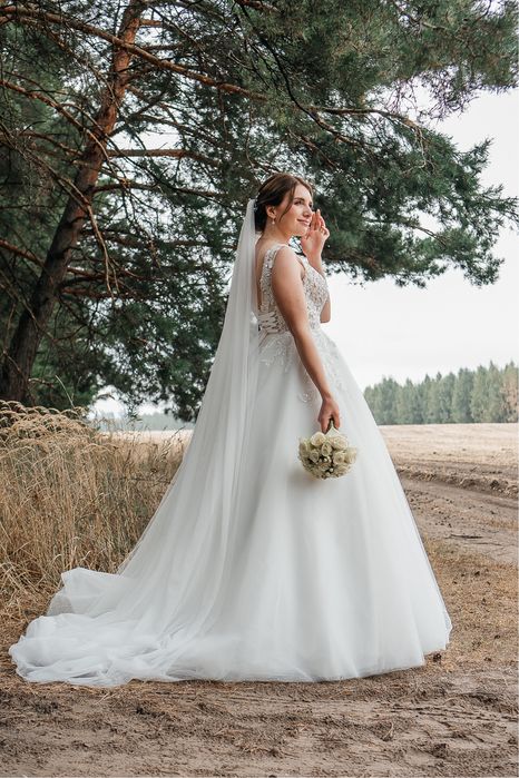 Весільна сукня