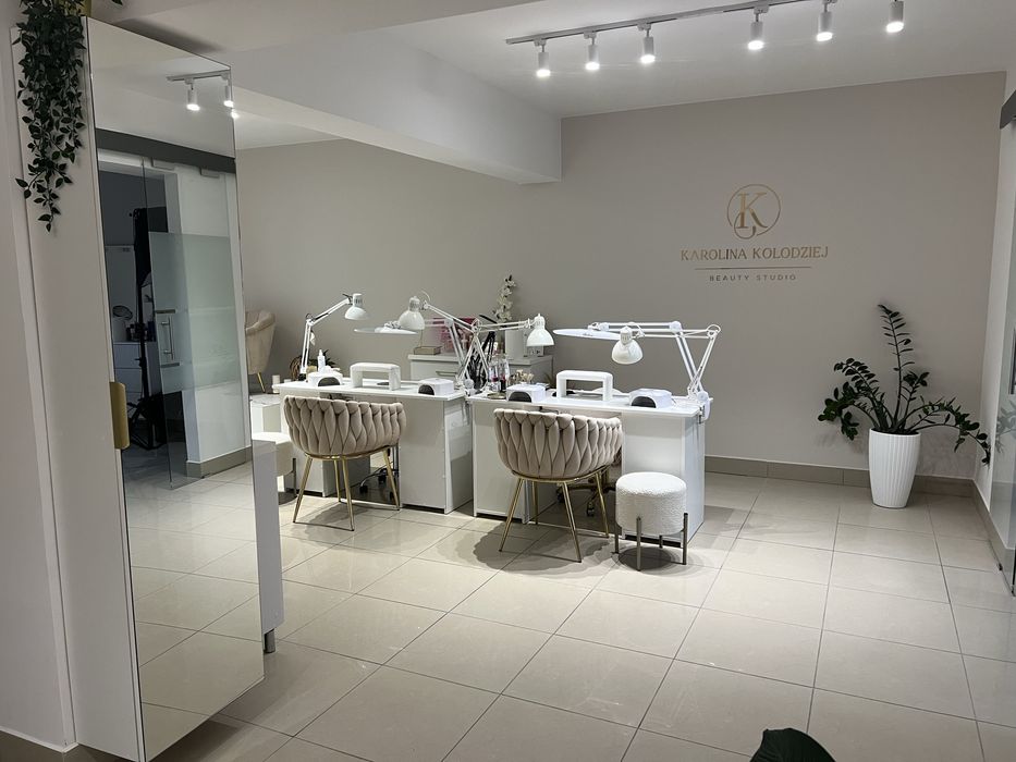 Wynajmę stanowisko do manicure