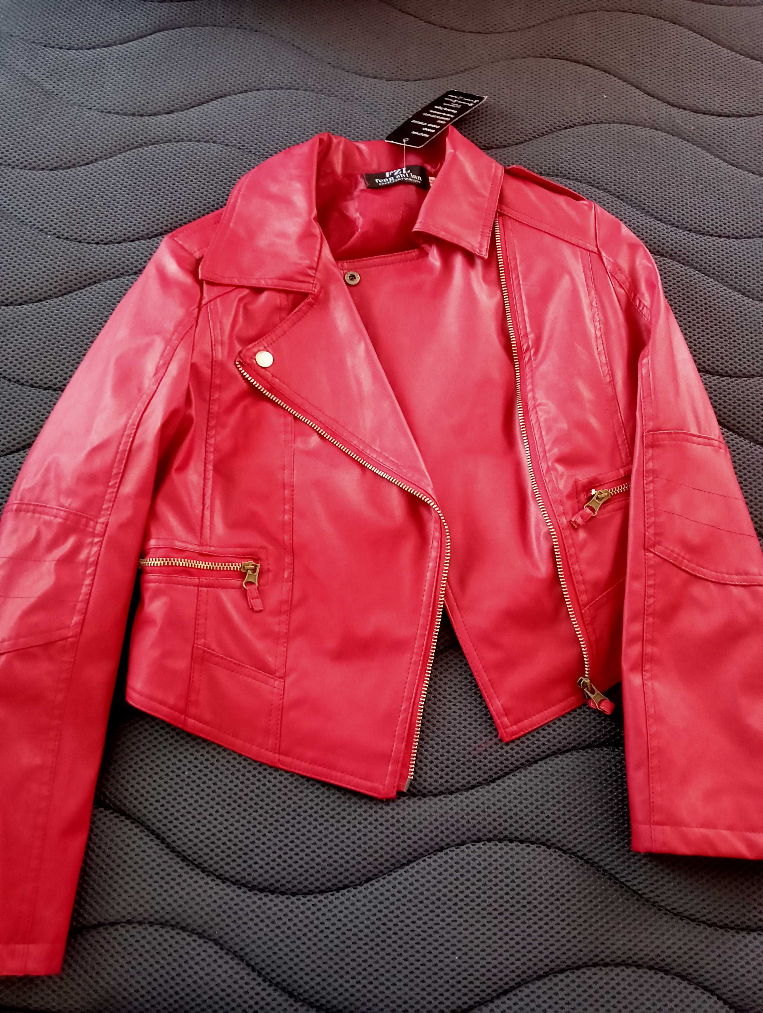 Куртка-косуха бордового цвета