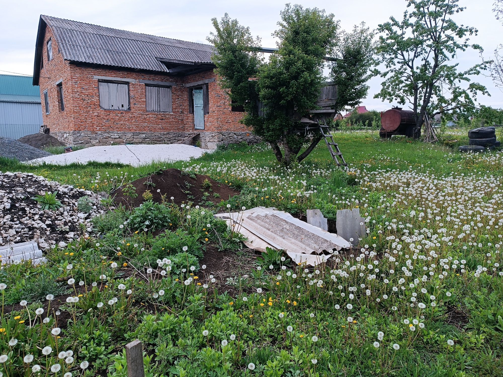 Будинок у селі Томашівка Ярмоненського району