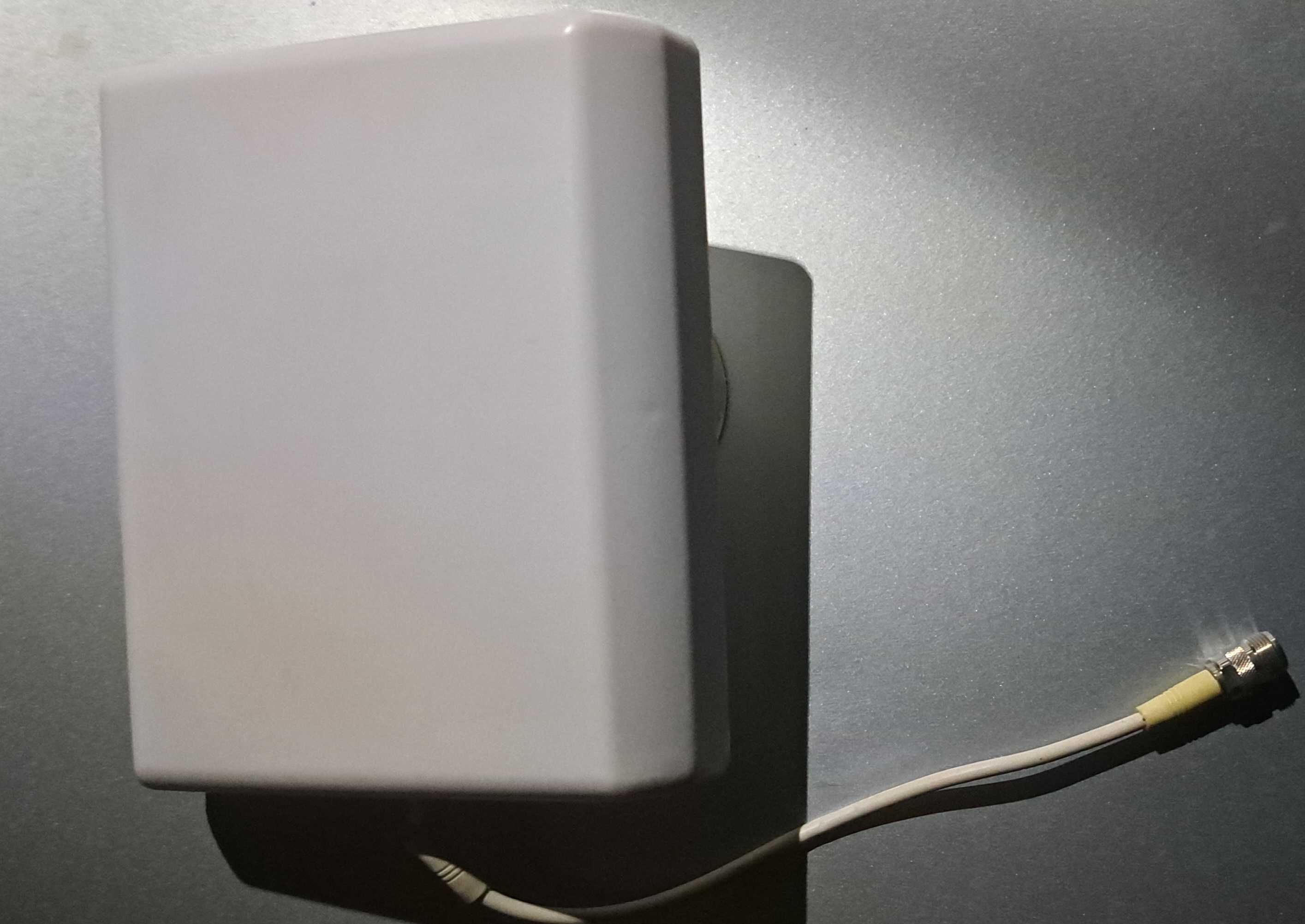 Wzmacniacz repeater sygnału GSM 1205