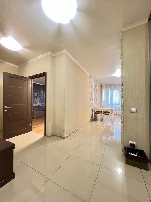 Без комісії. Сучасна 2 к. Монолітний будинок. метро Позняки 2 хв поруч