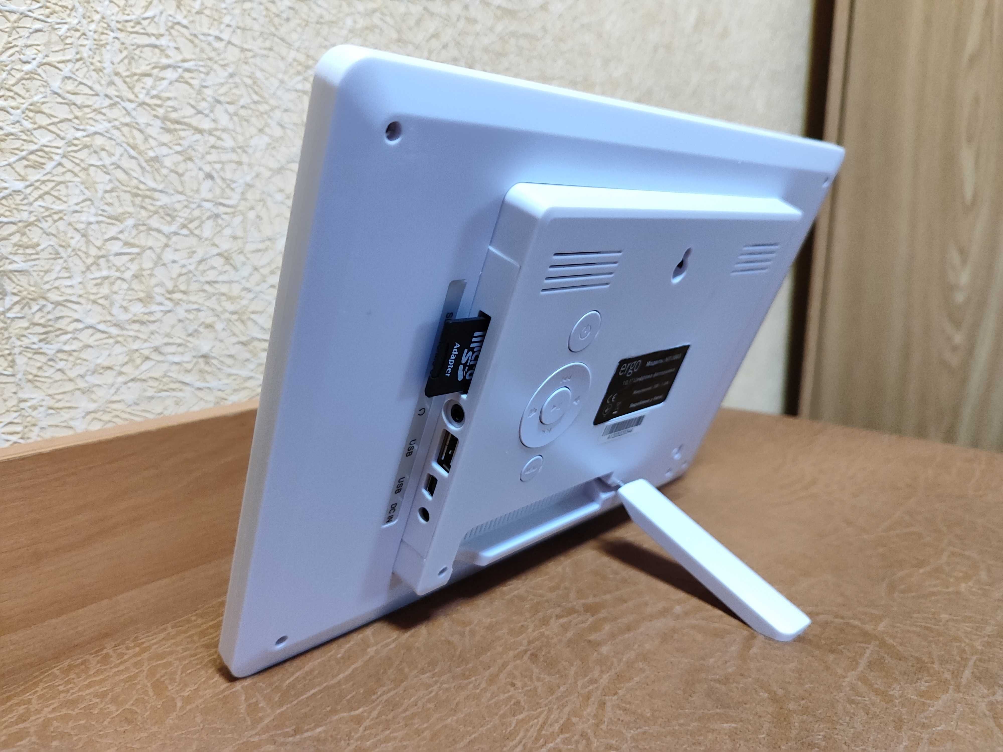 Цифрова фоторамка Ergo NT-3003 White 10.1" (на дисплеї 2 полоски)