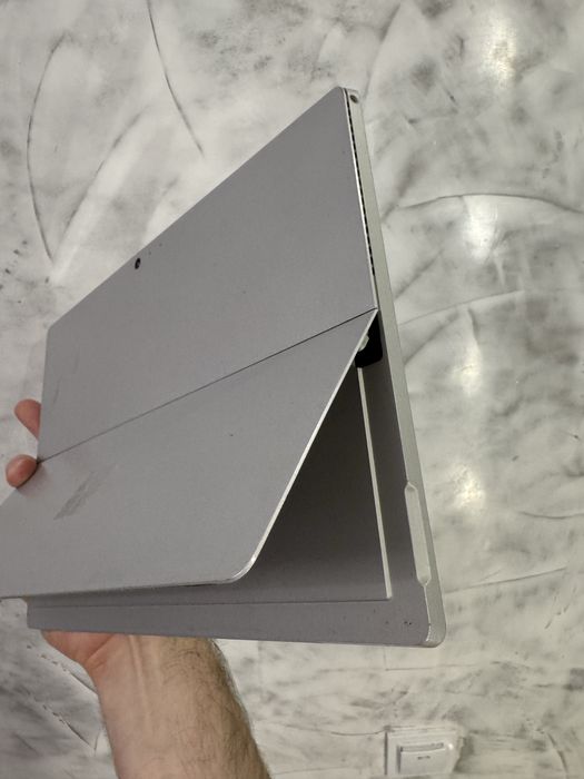 Microsoft surface pro 4 intel core i7 2.2GHz 8gb 256ssd