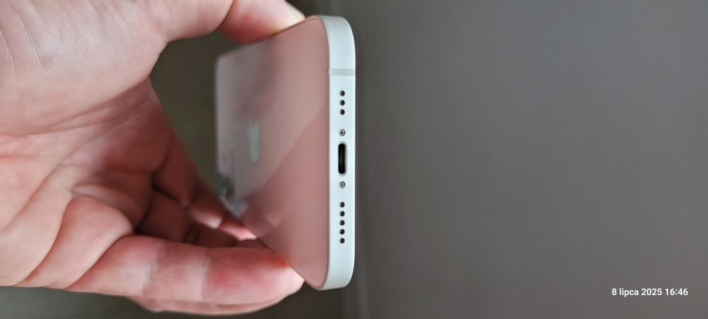 Iphone 12, gratis 15xcase.  Stan wizualny bdb