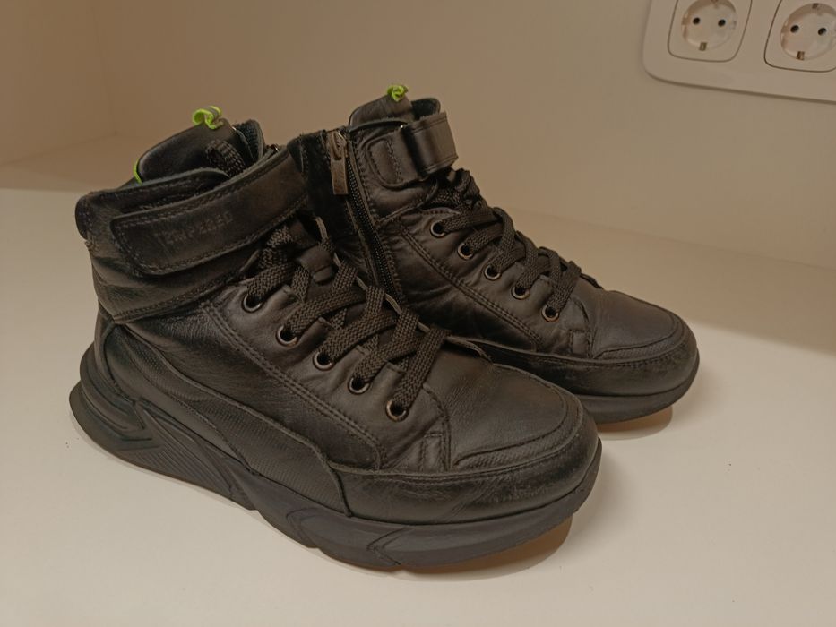 Зимове взуття для хлопчика, 38р