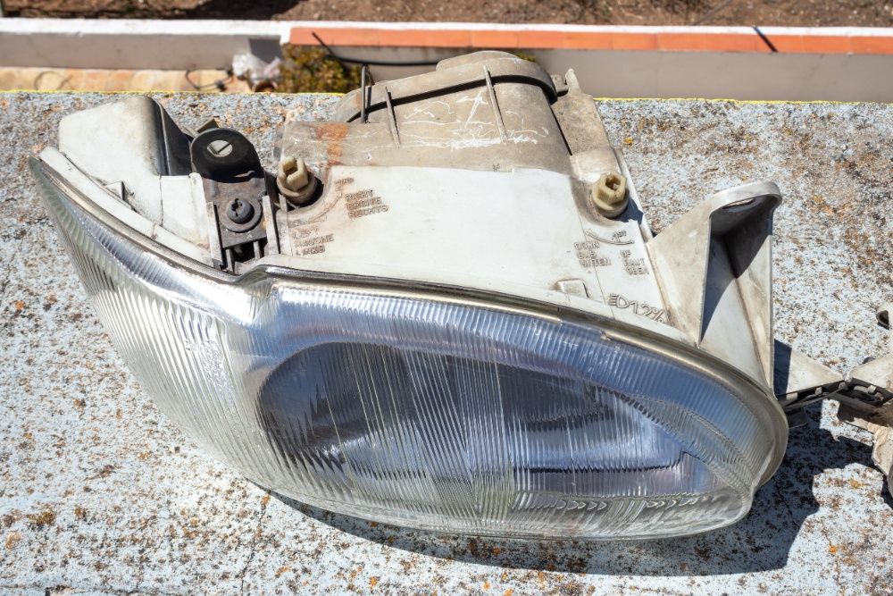 Faróis Frontais Originais Ford Escort VI Mk6