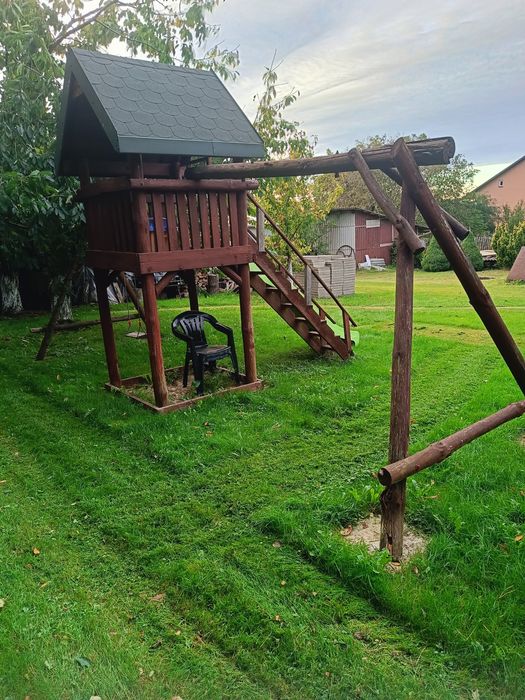 Domek Drewniany, huśtawka, zjeżdżalnia