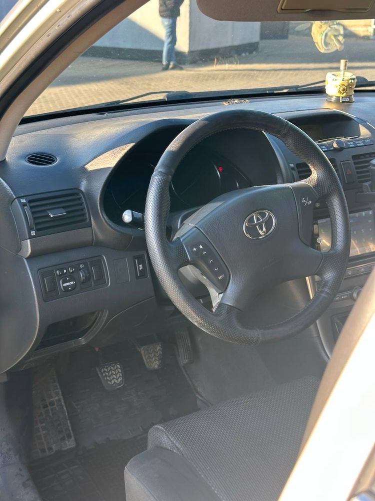 Toyota avensis t25