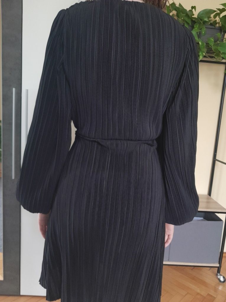 H&M śliczna sukienka roz XS czarna
