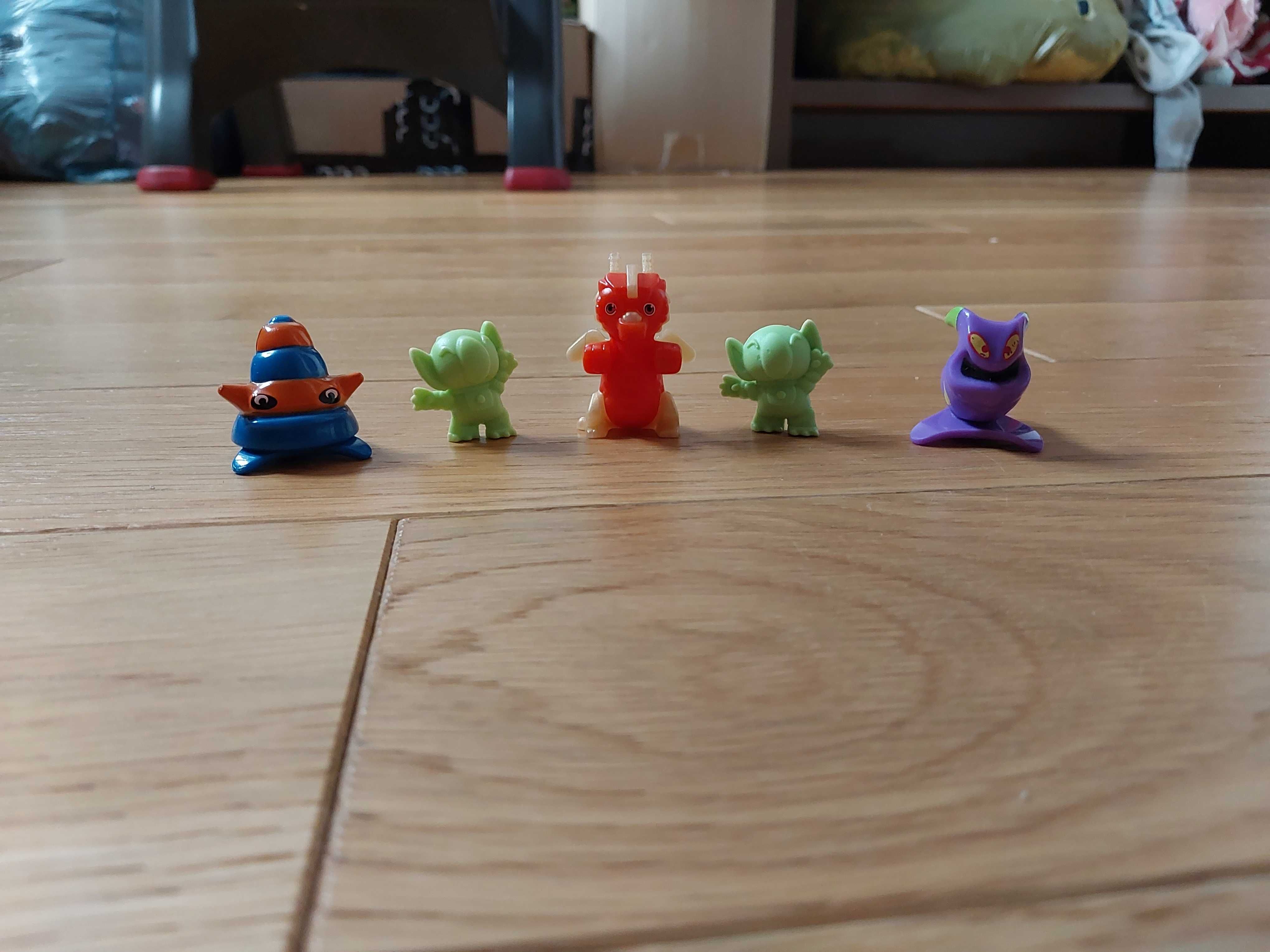 Pięć 5 figurek figurka zabawka 2 Potwór 2 Troll Ufoludek Smok