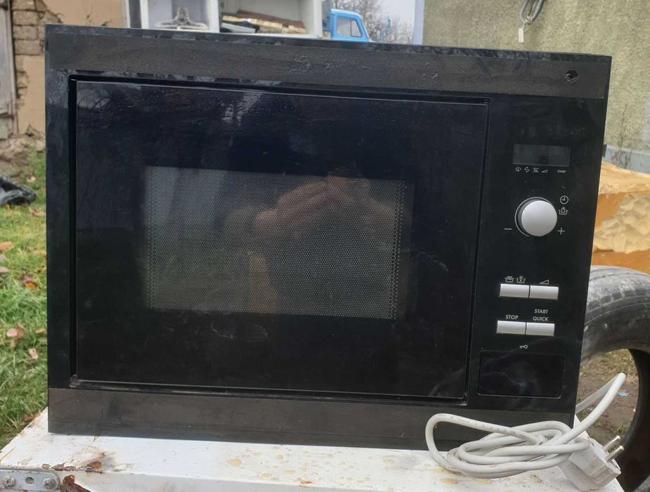 Вбудована мікрохвильова піч