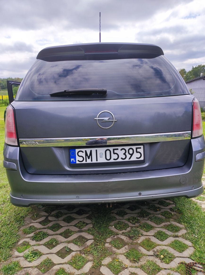 Opel Astra H benzyna 1.8; 140 KM kombi
