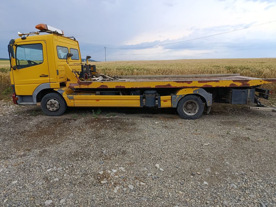 Sprzedam lawetę Mercedes Atego zajerestrowany jako specjalny