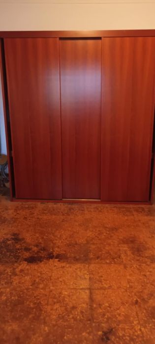 Cama com Colchão, Cómoda com Espelho ,Roupeiro e 2 Mesas de Cabeceira