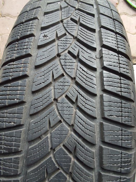 Opona zimowa 215/65r17 GOODYEAR 2019r 6mm